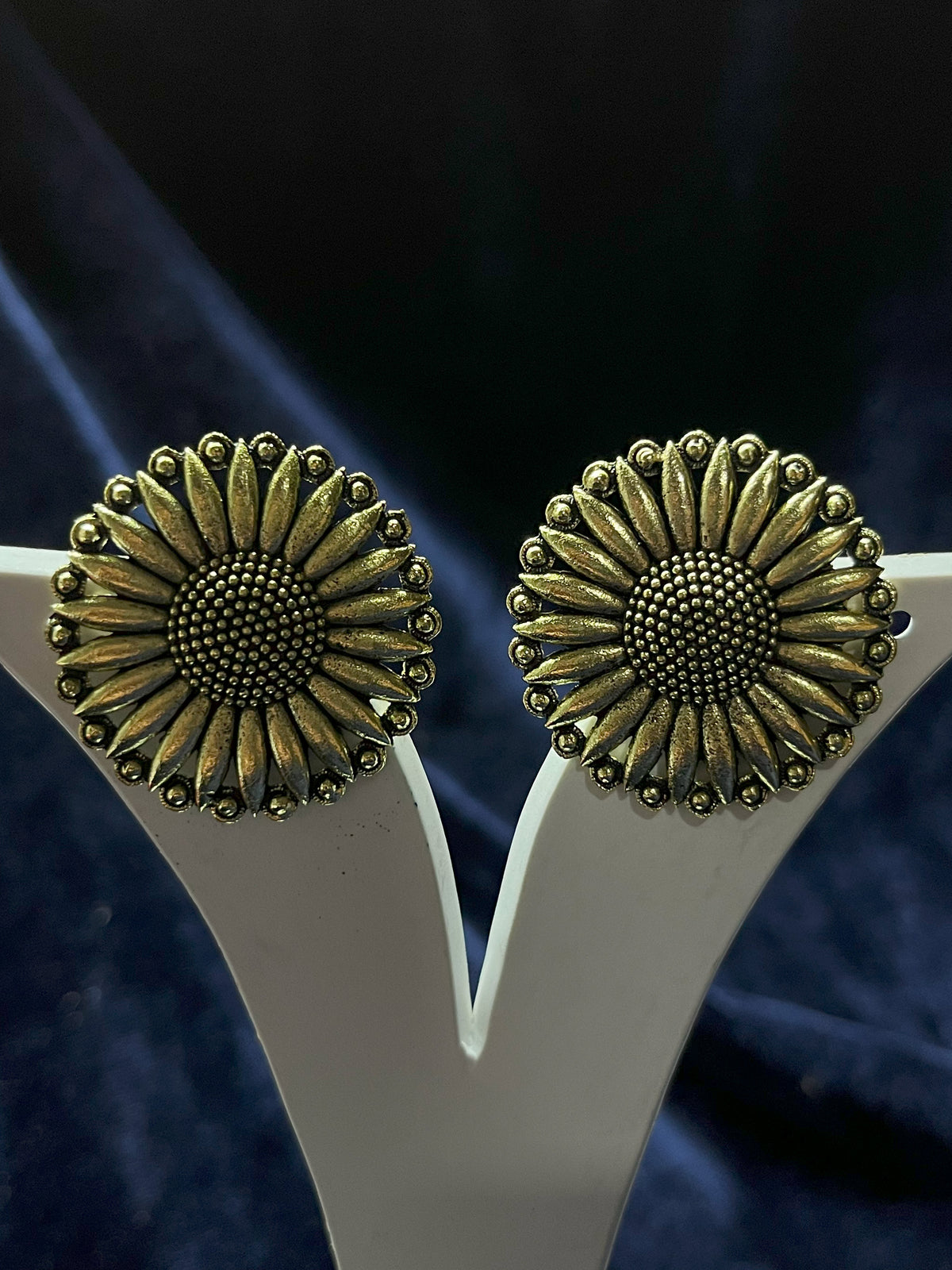 Vintage Sunflower Antique Gold Earring (Imitation Jewellery)